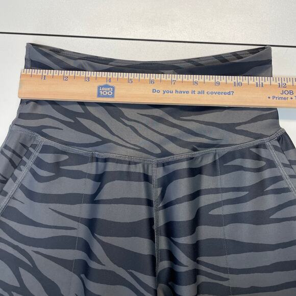 Old Navy High Rise PowerSoft Leggings XS Animal Print Stretch Activewear - Picture 5 of 7